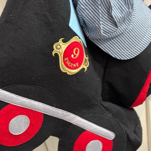 NWT POTTERY BARN KIDS TRAIN NO 9 COSTUME 4-6 & NWT CONDUCTOR HAT - Picture 5 of 7